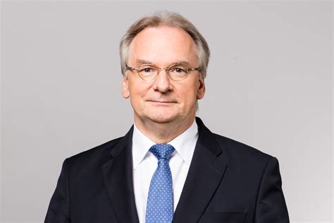 Reiner haseloff ist verheiratet und hat zwei kinder. Dr. Reiner Haseloff « CDU-Fraktion im Landtag Sachsen-Anhalt