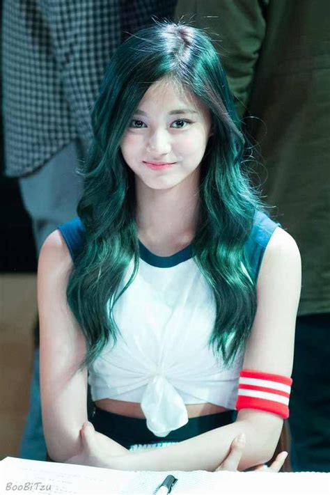 [2016 04 30] fansign in sinchon music core green hair cute girl outfits celebrities