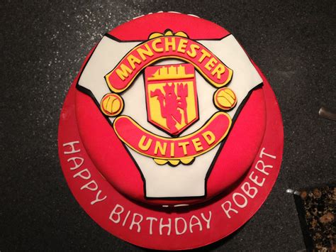 There's plenty of inspiration in our cakes board. Manchester United Cake: logo handmade out of fondant! | No ...