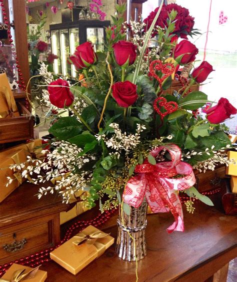 Florist Friday Recap 2 9 2 15 Time For Love Valentine Flower Arrangements Valentine S Day