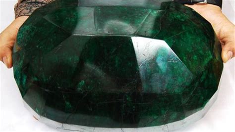 Worlds Largest Emerald Up For Auction The World From Prx