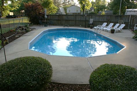 Many considerations must be taken into account by those who try to build an above ground pool in your backyard instead of having an above ground pool landscaping. Pin by Shawn Fitzgerald on Aboveground Pool Decks (With ...
