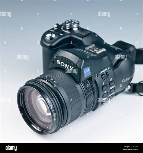 Sony Cyber Shot Dsc F 828 Digital Bridge Camera 2005 Stock Photo Alamy