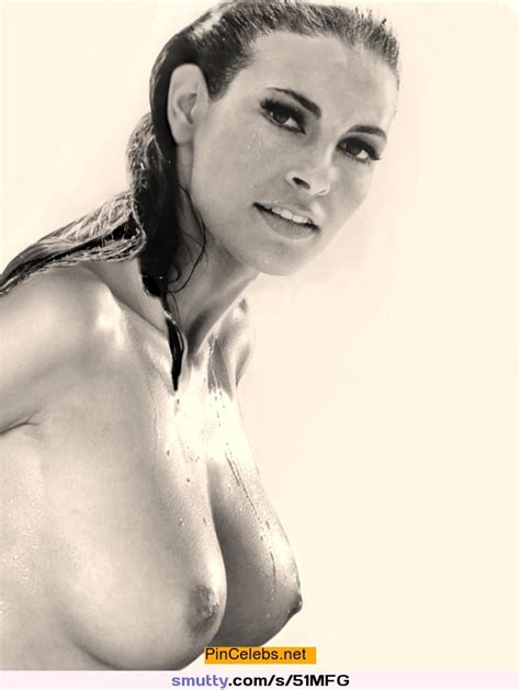 Raquel Welch Nude Boobs Black And White Photo