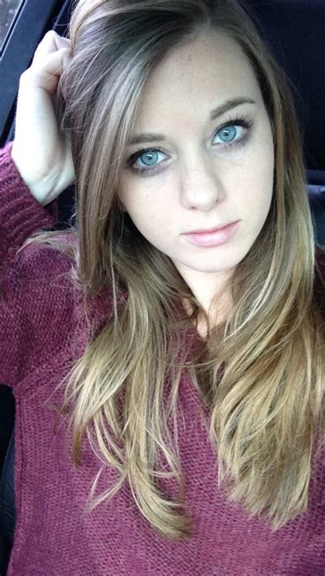 Girls Taking Car Selfies 43 Photos Thechive