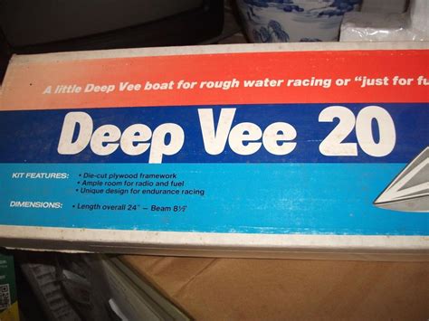Deep Vee 20 Model Kit By Dumas 1844555565