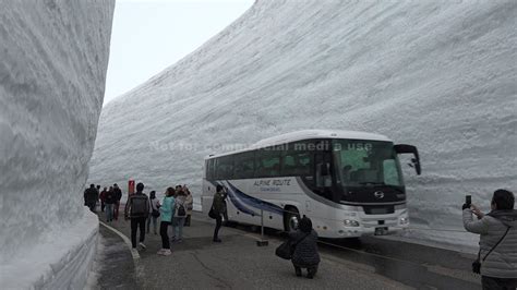 Worlds Most Insane Snow Canyon 17m 54ft High Murodo Snow Corridor