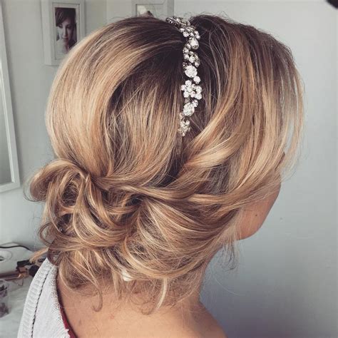 Top Wedding Hairstyles For Medium Hair