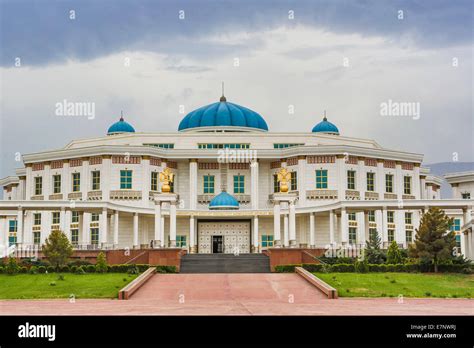 La Etnograf A Ashgabat Turkmenist N En Asia Central En Asia La