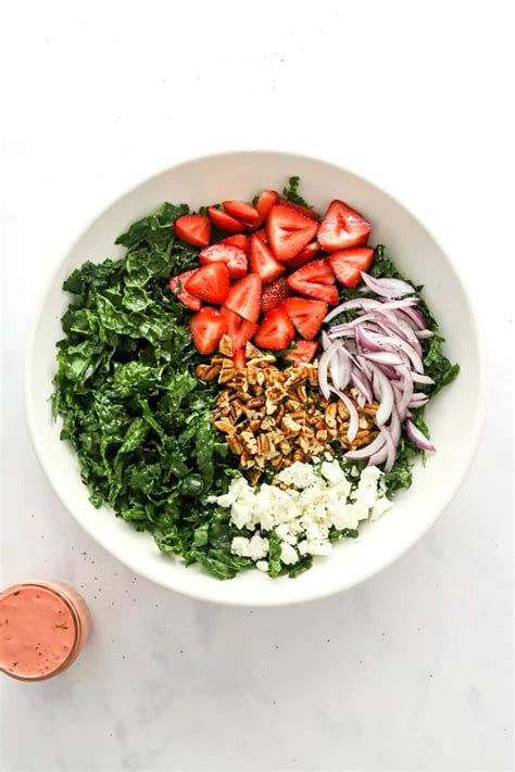 Easy Strawberry Kale Salad With Homemade Dressing Recipe In 2022