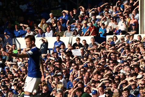 Detailed info on squad, results, tables, goals scored, goals conceded, clean sheets, btts, over 2.5, and more. Everton win the Premier League title for thefans drinking!