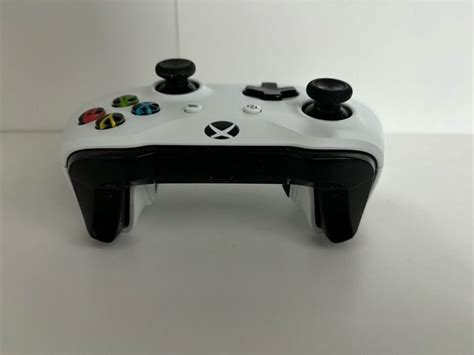 Microsoft 1708 Xbox One Controller White Has Stick Drift For Parts