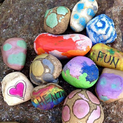Art With Rocks 18 Ways To Use Rocks In Kids Art