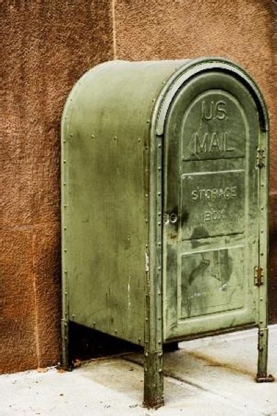 Pin By Becky Cagwin On Postal Boxes Vintage Mailbox Mailbox Old Mailbox