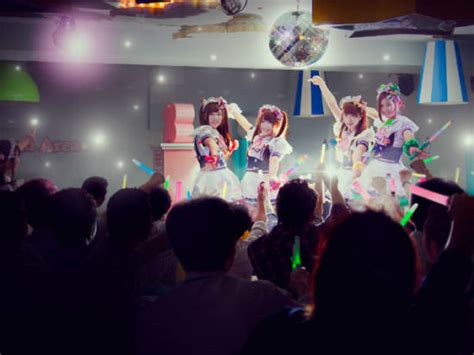 maid cafe photo shoot and dance show in akihabara tours activities fun things to do in tokyo