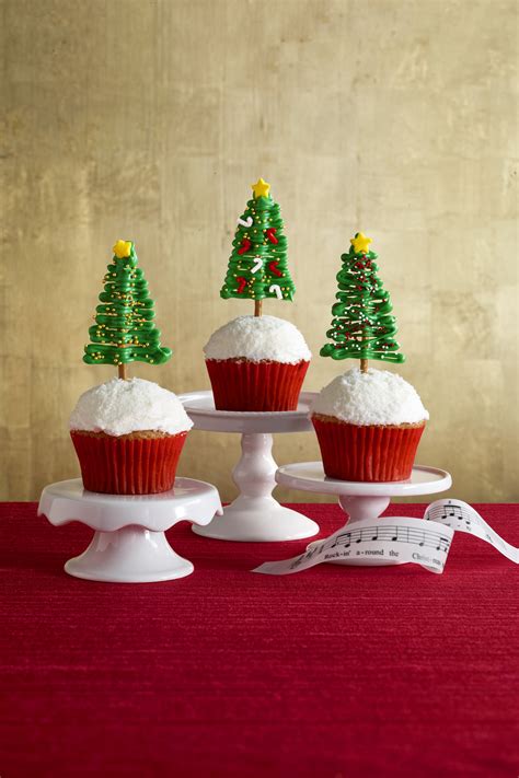 Best Rockin Around The Christmas Tree Cupcakes Recipe How To Make