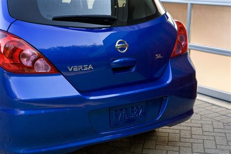 Research nissan versa model details with versa pictures, specs, trim levels, versa history, versa facts and more. 2012-Nissan-Versa-Hatchback-REar-Profile-3 - The Supercars ...