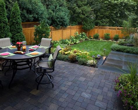 43 Backyard Design For Small Areas That Remain Comfortable To Relax