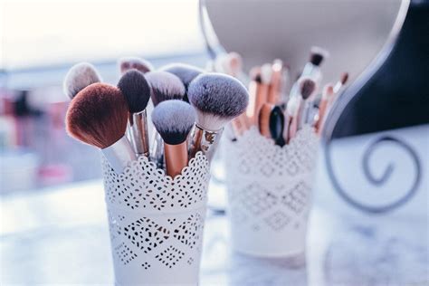 Makeup Brushes 101 College Fashion