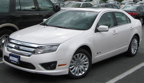 Шэннон бекнер, одед фехр, райан кеннеди и др. File:2010 Ford Fusion Hybrid 2 -- 08-21-2009.jpg - Wikipedia