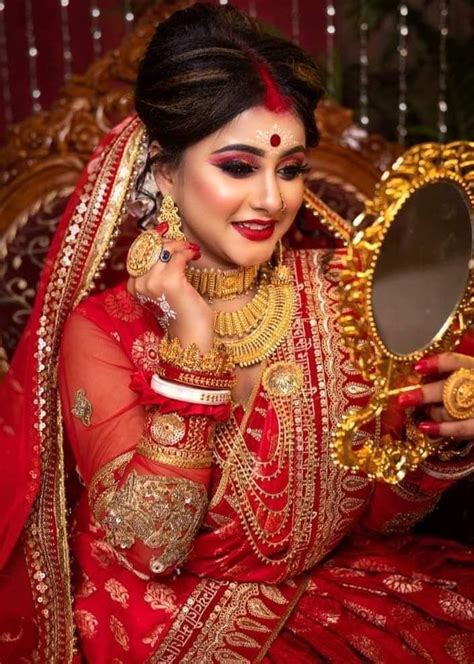 Pin By Eva On Индийские божества Bridal Makeup Images Indian Bride Makeup Bengali Bridal Makeup