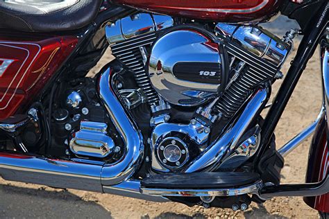 Although these engines differed significantly from the evolution engine, which in turn was derived from the series of single camshaft, overhead valve motors that were first released in 1936. 2015 Harley-Davidson Street Glide - A Therapeutic Build