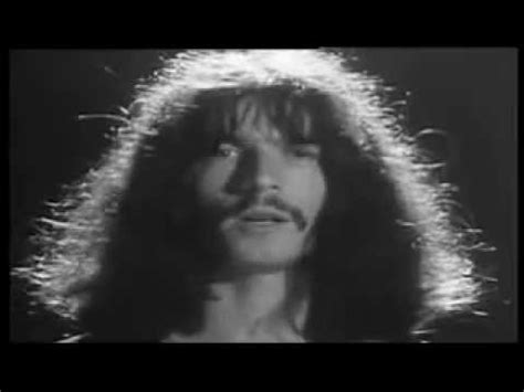 Het album is genoemd naar de eerste regel van dit nummer. Boudewijn de Groot Verdronken vlinder - YouTube