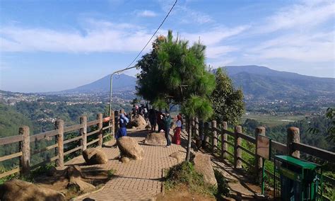 Bandung tak hanya terkenal dengan segudang inovasi fashion dan kuliner, destinasi wisata bandung juga patut apalagi wisata alamnya, tak ditemukan panorama alam nan eksotis selain di bandung. LimaKaki: Sebelum Liburan ke Kota Bandung, Perhatikan Tips Dibawah Ini Ya!