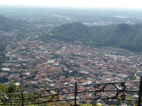 Como ist eine italienische stadt mit 85.263 einwohnern (stand 31. Como Stadt am Lago di Como Italien