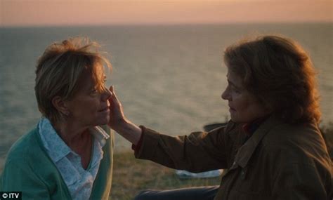 Broadchurch Viewers Shocked By Middle Aged Womens Lesbian Kiss Daily