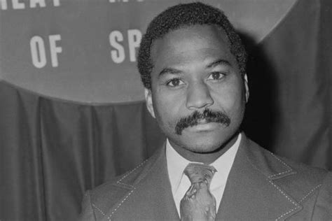 Está situada en el bello golfo de nápoles, a pocos kilómetros de la hermosa costa. Two-times welterweight world champion Napoles dead at 79 - Dynamite News