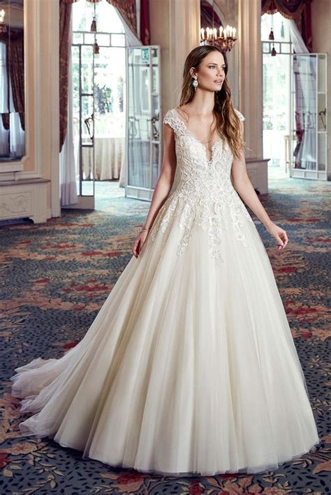 Welches brautkleid passt zu meinem sternzeichen? Brautkleid Prinzessin viel Tüll Ivory transparenter Rücken ...