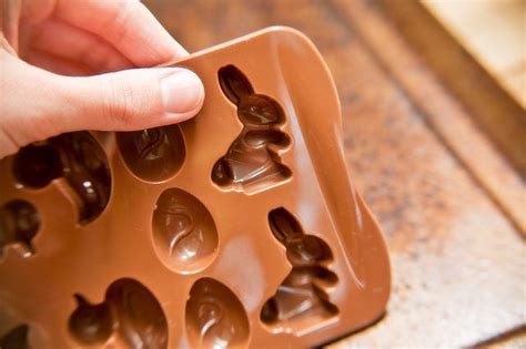 Chocolate shot glasses with peanut er mousse the cookie writer. How do I Use Silicone Molds With Chocolate? | Homemade ...