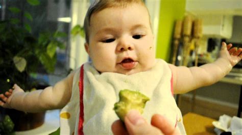 Adelaides Taste Of Avocado Baby Led Weaning 6 Months Youtube