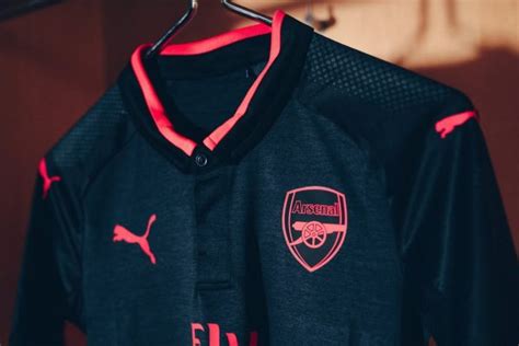 La tiendas adida con la selección de productos más grande en peru. Tercera camiseta Puma del Arsenal 2017/18