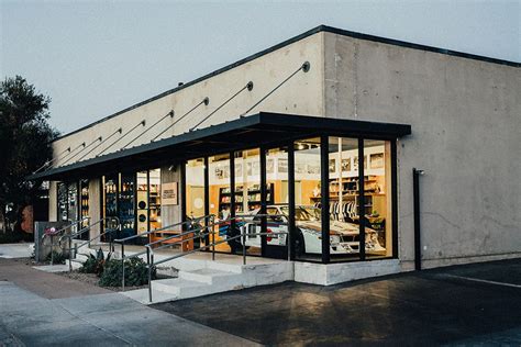 Pin By Έφη Παπακώστα On Exterior Storefront Design Building Design