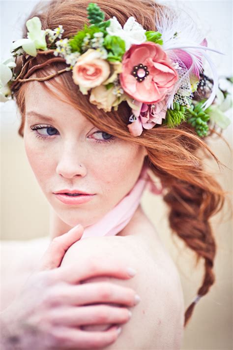 Heute möchte ich euch zeigen welch tolle ideen es zu hochzeitsfrisuren mit blumen gibt. Beauty On Location - Wedding Hair and Makeup | Blumen ...