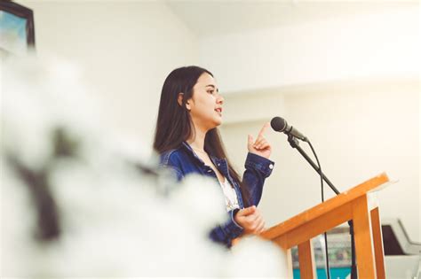 The Five Best Public Speaking Tips For Students Mastering