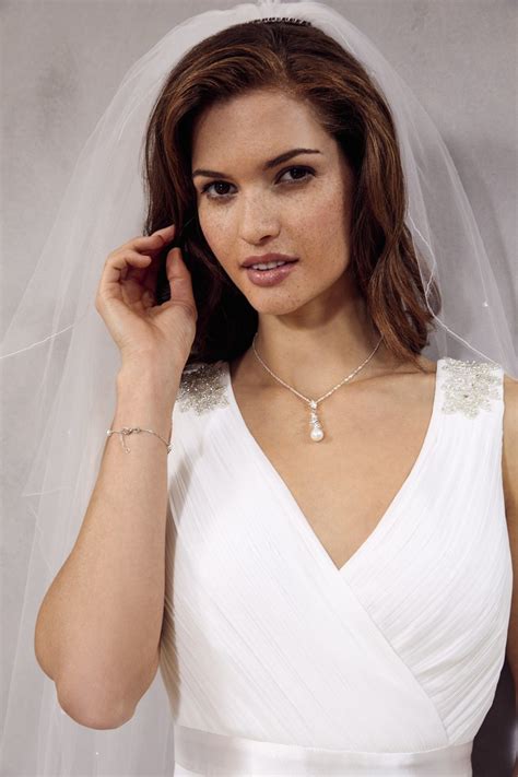 Complete The Look With Stunning Pieces Of Bridal Jewellery By Jon