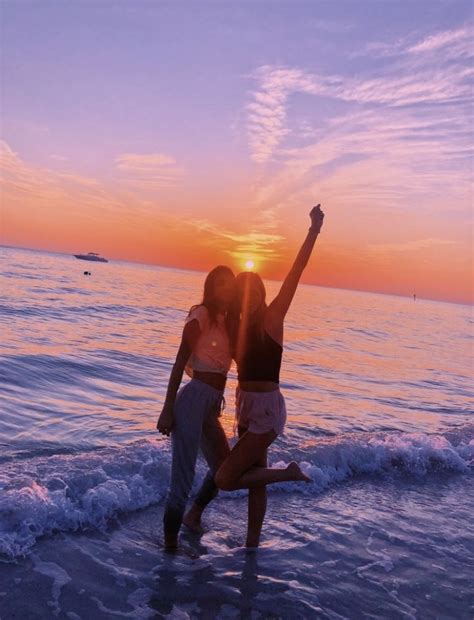 Pinterest Lucyfloris Best Friends Shoot Cute Beach Pictures Beach Poses With Friends