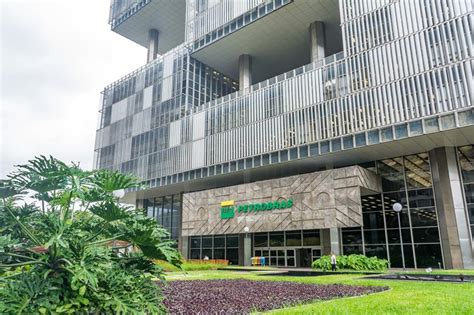 Petrobras on approval of the sale of the rlam refinery. Petrobras cria centro de excelência em Analytics e ...