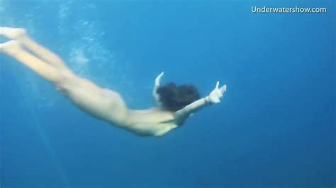 2 Hot Girls Naked In The Sea Swimming Eporner