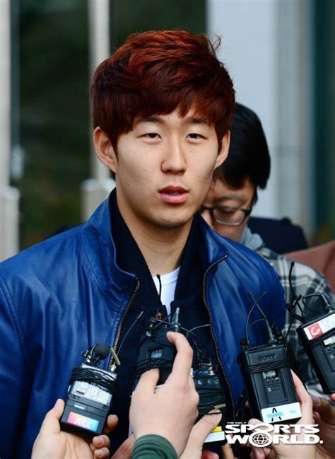 덧붙여 동북고 축구부와 fc 서울간의 유스 협약을 맺은 fc서울 볼보이였던 손흥민 청용이 형 보며 프로 꿈 키웠죠 이 인터뷰에서 손흥민은 fc 서울의. 손흥민 머리 붉은 색 염색 화제..지드래곤 아니야?