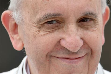 Papa Francesco: No ai cristiani tristi con la faccia da funerale