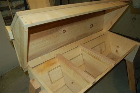 The typical inner cover and outer cover are. This looks great. Follower boards, and a nicely insulated ...