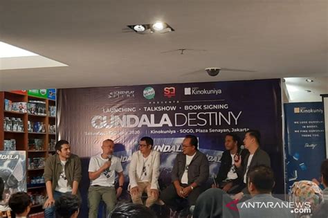 Pada kali ini kita akan membahas hal yang mencakup tentang biodata, profil, pacar, mantan pacar, kekasih, no hp, agama, foto pribadi, hobi, makanan dan minuman favorit, sampai latar belakang artis tersebut. Biografi Jefri Nichol Dalam Bahasa Inggris Dan Artinya ...
