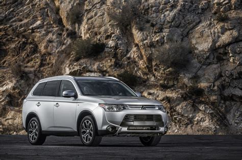 Mitsubishi Outlander GT 2015 SUV Drive