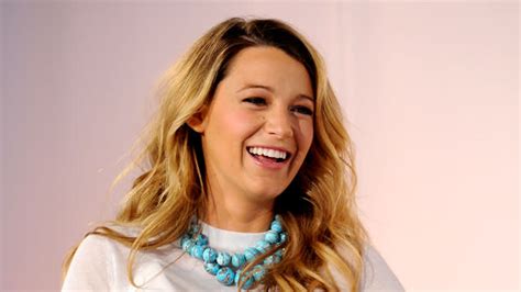 Blake Lively Calls Out Bizarre Boob Rumor With Silly Pic