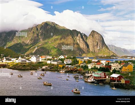 Reine Harbour Mountains Hi Res Stock Photography And Images Alamy