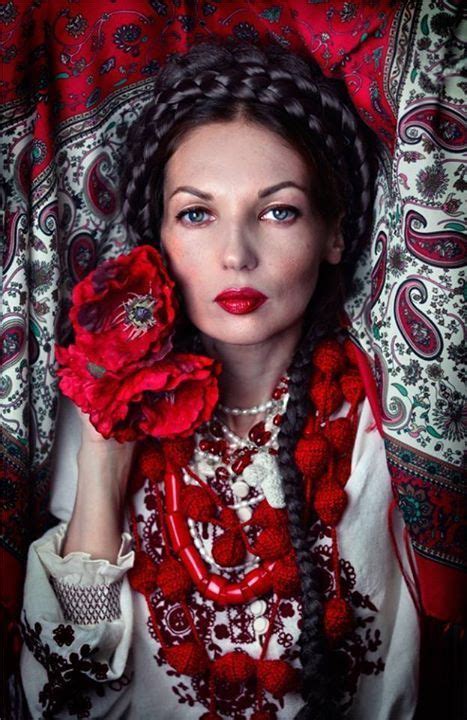 Украйнка Вишиванка Традиційний одяг russian beauty russian fashion russian red mode russe